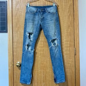 MNML Distressed Jeans